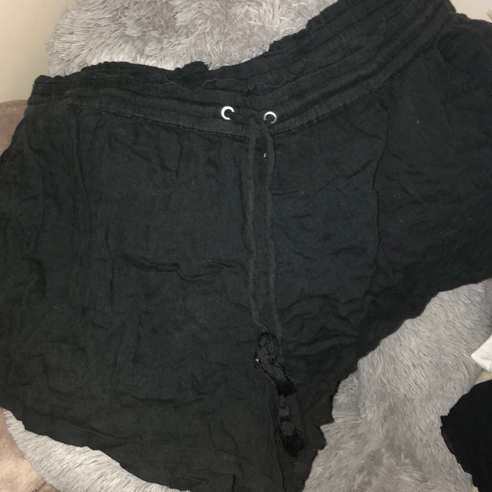 Large flows aerie shorts